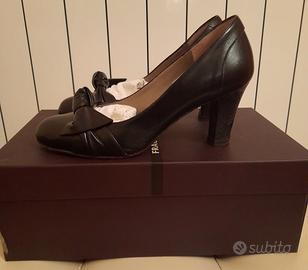 Scarpa donna tacco nero con fiocco