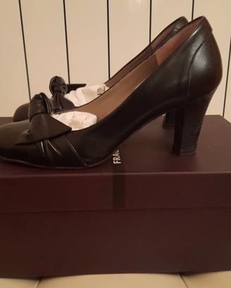 Scarpa donna tacco nero con fiocco