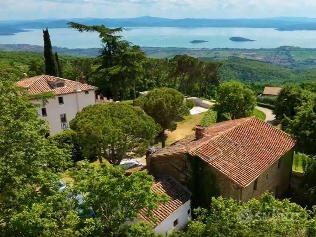 Rustico / Casale di 476 m² con più di 5 locali e b - Vista 4