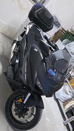 Honda Forza 750 