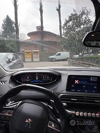 PEUGEOT 3008 BlueHDi 130 S&S EAT8 Business