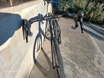 bici in carbonio 11v