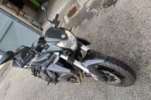 Moto Benelli 600 i