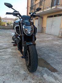 Ducati Diavel V4