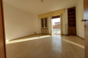 Centro ampio con posto auto