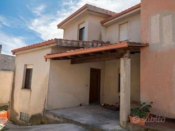 Casa indipendente su tre livelli