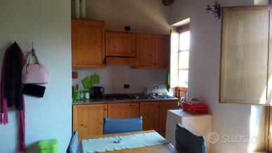 Mobilio biancheria e accessori per cucina