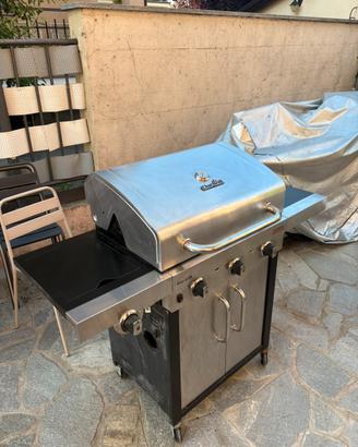 Barbecue a gas Char-broil performance 3 fuochi