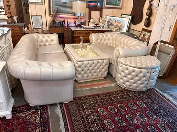 2 divani, tavolo teca e pouf mobile