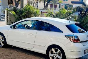 Opel Astra H  GTC 