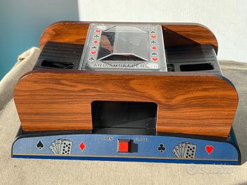 Mescolatore di carte da gioco per poker o burraco