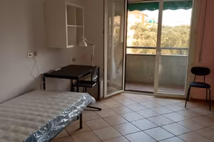 Camera singola con balcone e condizionatore