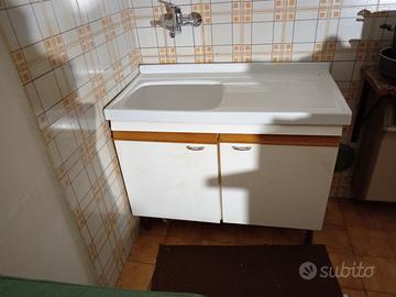 Mobile con lavello