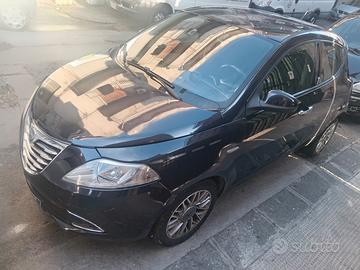 lancia ypsilon 1.3 