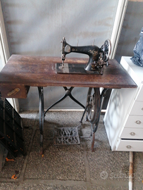 Macchina da cucire in ghisa inizio 900
