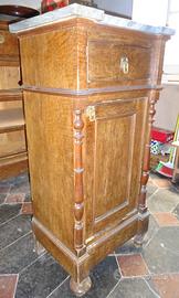 Antico comodino primi Novecento 