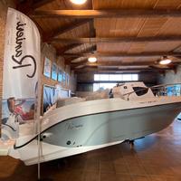 Ranieri International Next 220 sundeck