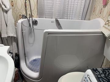 Vasca da Bagno con sportello