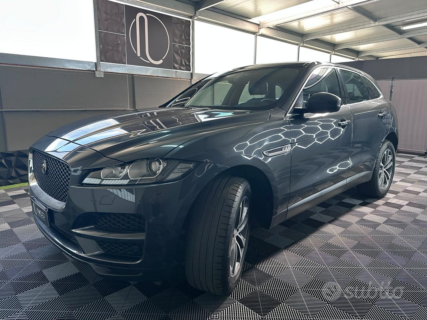 Jaguar F-Pace 2019 photo 3