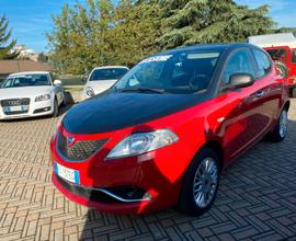 Lancia Ypsilon 1.2 69 CV 5 porte Silver
