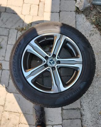 Cerchi in lega originali Mercedes Glc con gomme