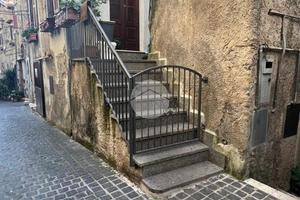 3 LOCALI A PALIANO