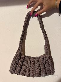 borsa all’uncinetto fatta a mano
