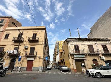 4 LOCALI A PALERMO