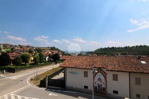 5 LOCALI A MONTICELLO D'ALBA
