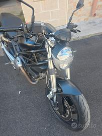 Ducati monster 696