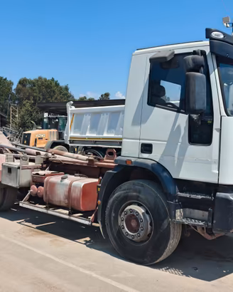 Iveco Eurotech 190E30 6x2 Scarrabile