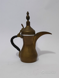 Antica caffettiera beduina Dallha