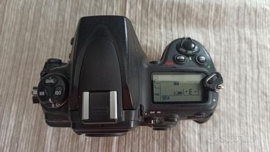 Nikon D700 full frame e battery pack