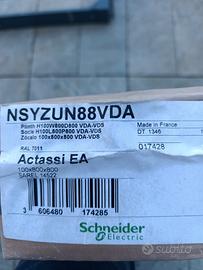 Schneider zoccolo quadro elettrico 