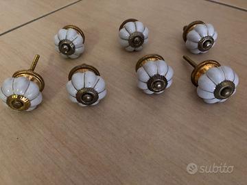 Pomelli a Margherita in Ceramica Bianchi 7 Pezzi