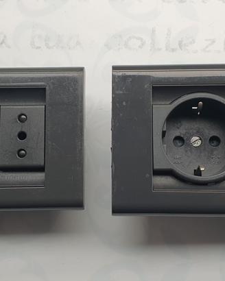 2 BTICINO LIVING CLASSIC COMPLETO 4740,SCHUKO 444
