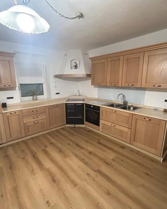 Cucina in legno massello