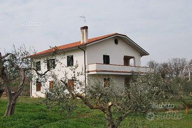 Porzione di casale di campagna