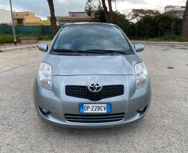 Toyota Yaris 1.3 5 porte Navi