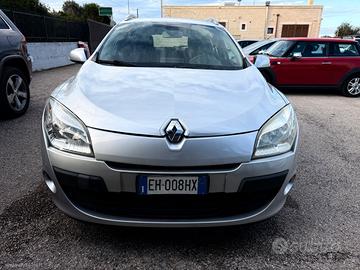 RENAULT Mégane 1.5 dCi 110 CV ST Attractive