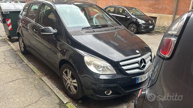 Mercedes Classe B 180d Sport - motore sost.