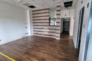 NEGOZIO A CASATENOVO