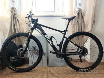 Bicicletta full carbon mountain bike mtb team  01