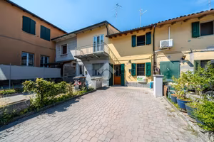 CASA DI CORTE A BARICELLA