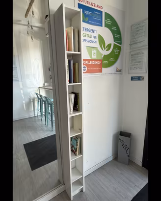 Libreria IKEA – scaffale sottile per CD/DVD
