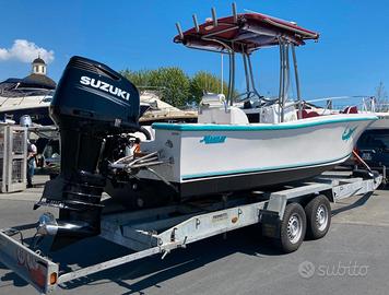 MAKO 221 CC con 300 hp Suzuki del 2017