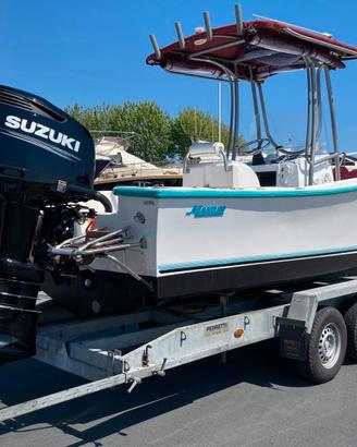 MAKO 221 CC con 300 hp Suzuki del 2017