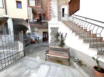 MONOLOCALE A SOVERE