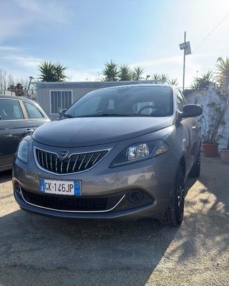 Lancia Ypsilon 1.0 FireFly 5 porte S&S Hybrid Silv