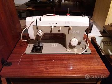 Macchina da cucire Necchi 526